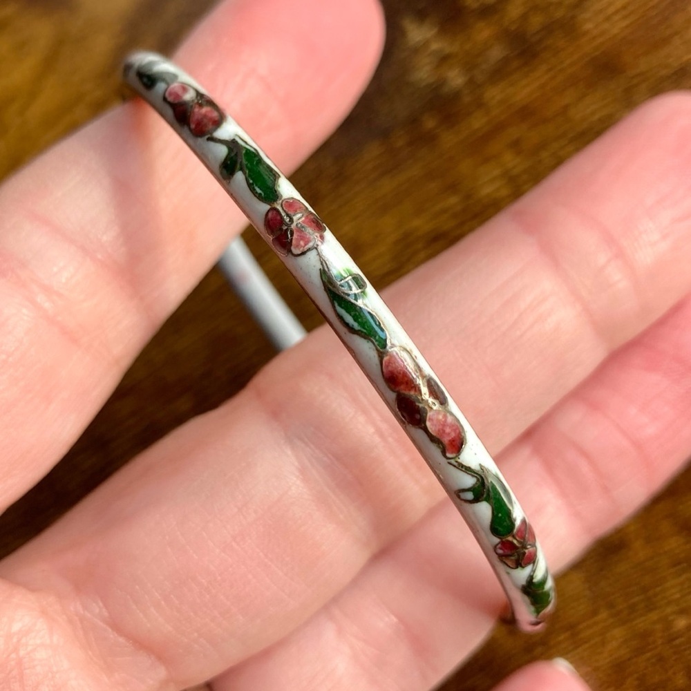 Vintage Cloisonné Bangle Bracelet Slim White Enamel Floral 7.5” - Picture 1 of 4